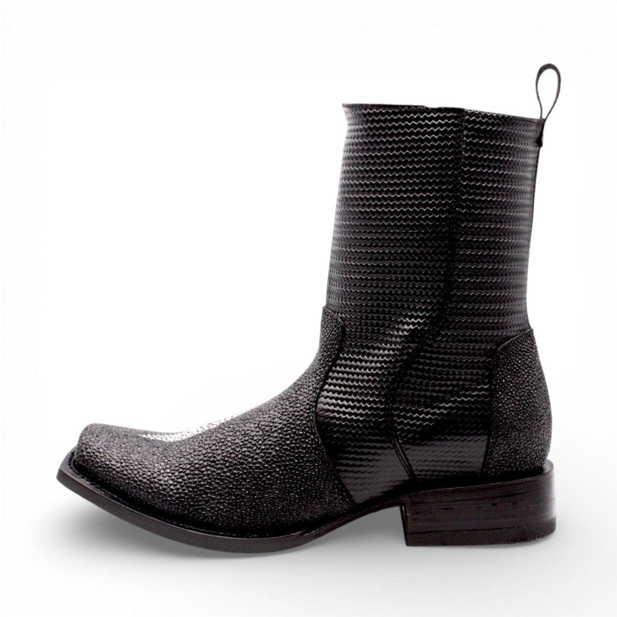 Bota Vaquera para Hombre Punta Dubai de Piel Grabado Mantarraya con Perla Sencilla y Cierre Lateral – Hooch Boots H580594 - Hooch