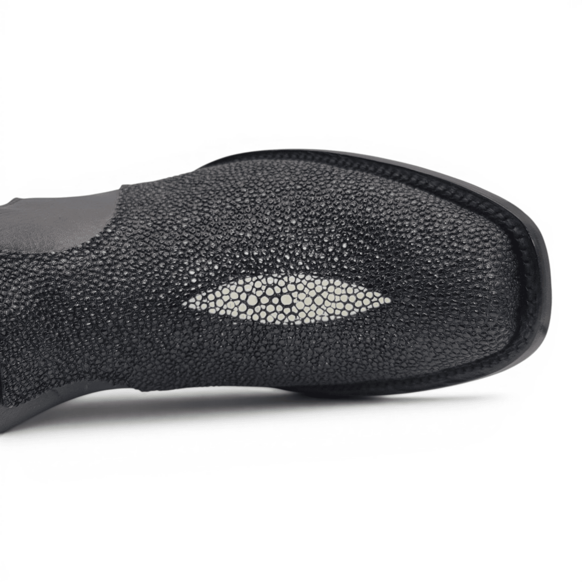 Bota Vaquera para Hombre Punta Dubai de Piel Grabado Mantarraya con Perla Sencilla y Cierre Lateral – Hooch Boots H580594 - Hooch