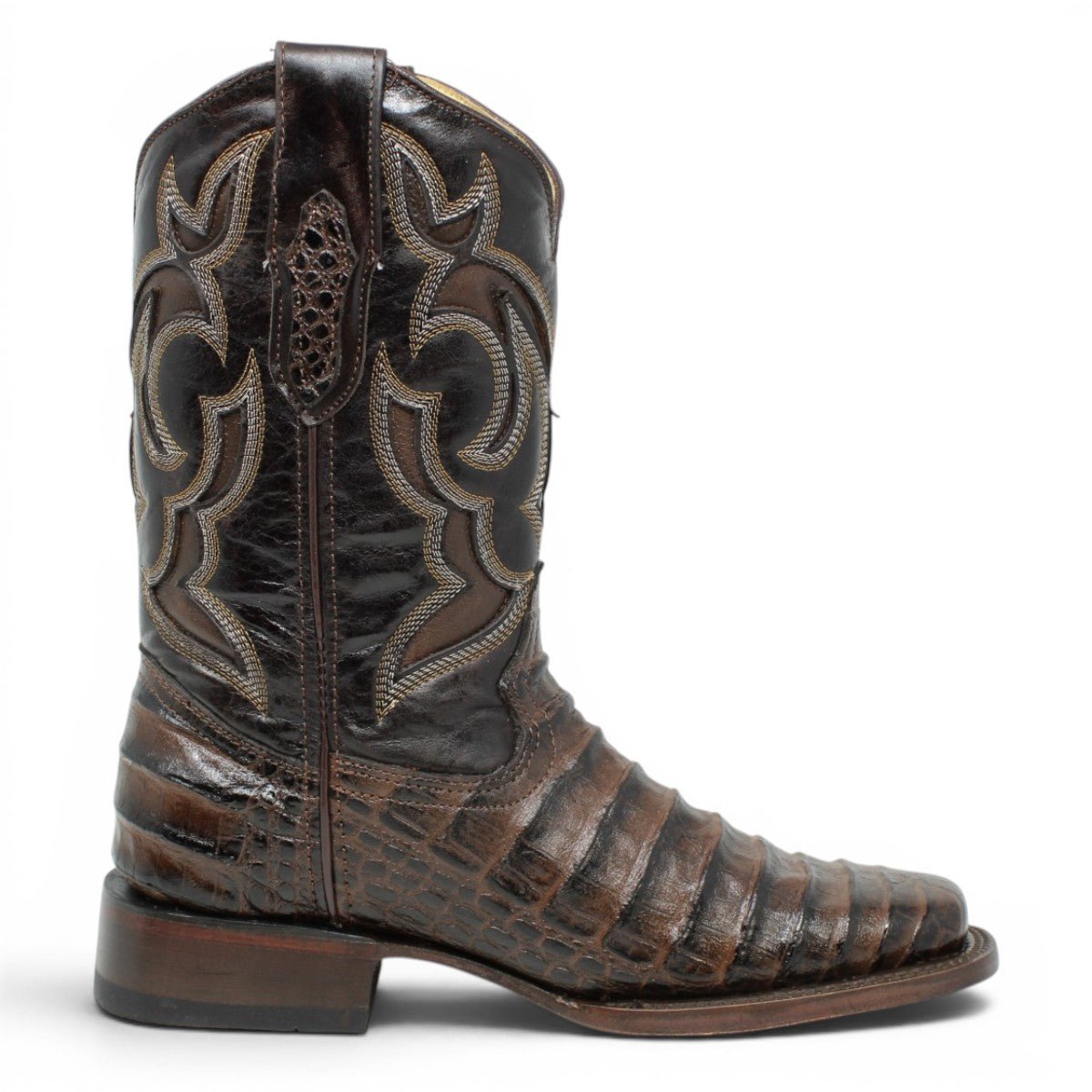 Bota Vaquera para Hombre Punta Rodeo Grabado Tipo Caiman Belly Color Chocolate de Piel Genuina – Hooch Boots H519473 - Hooch