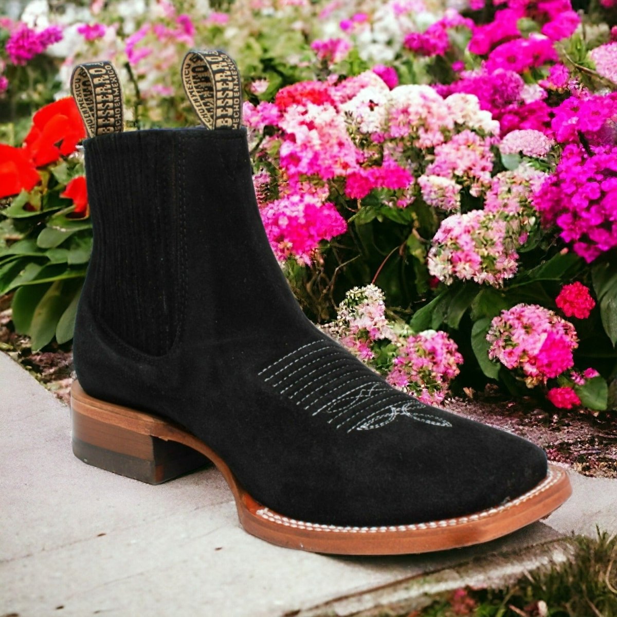 Botines Charros de Gamuza Punta Cuadrada para Mujer Color Negro Q82BJ6305 - Quincy Boots