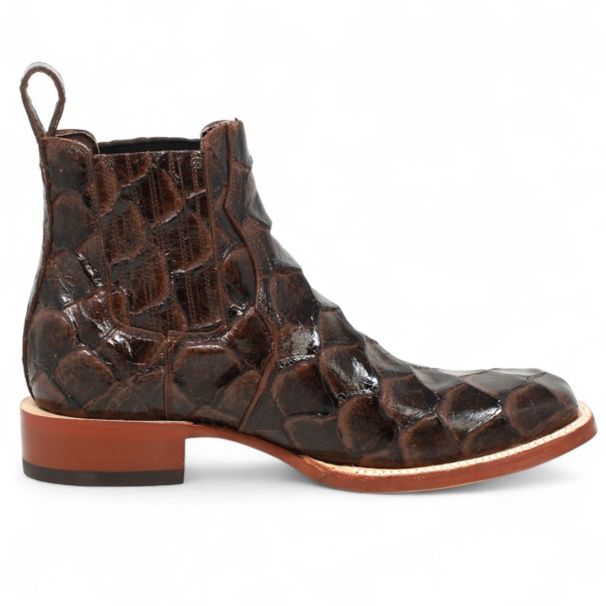 Botines de Cuero Pirarucu Grabado Punta Cuadrada Color Cafe Hombre - Tanner Mark Boots - Tanner Mark Boots