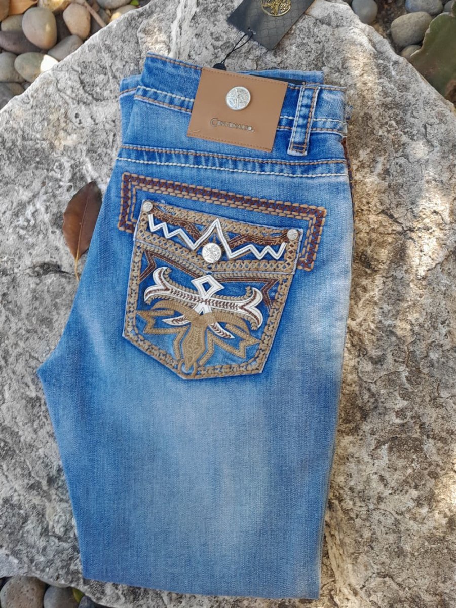 Centenario Bootcut Denim Jeans With Embroidery on the Back Pocket - Diana Zapateria Inc