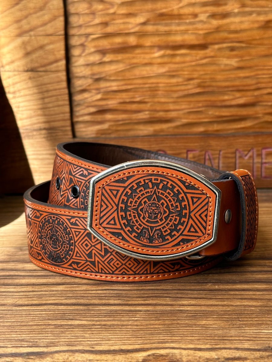 Cinto de Cuero Original de Calendario Azteca Miel con Hebilla de Metal - Rodeo Imports