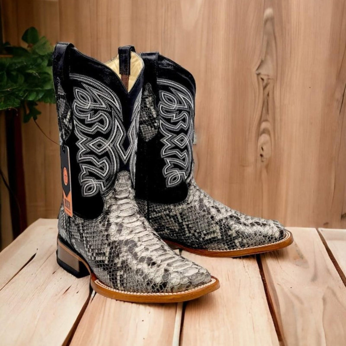 H526304 - B2BHoochBoots