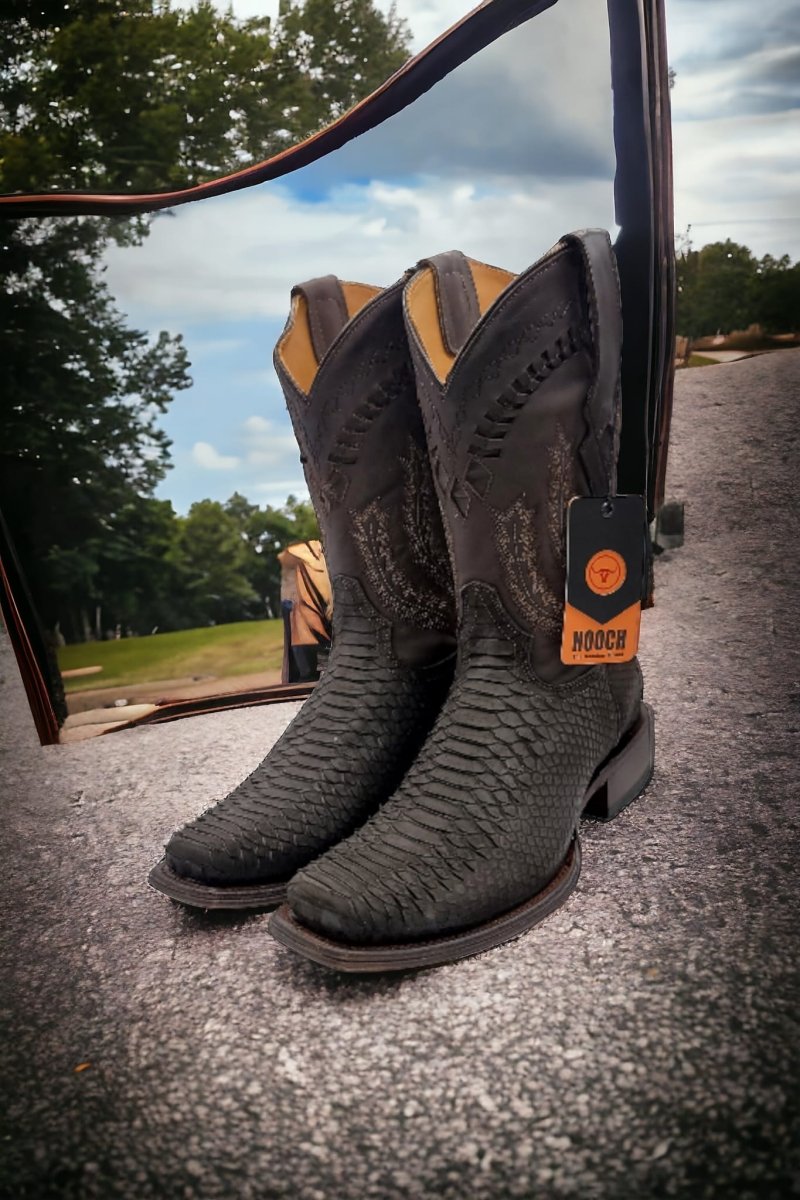 H586394 - B2BHoochBoots