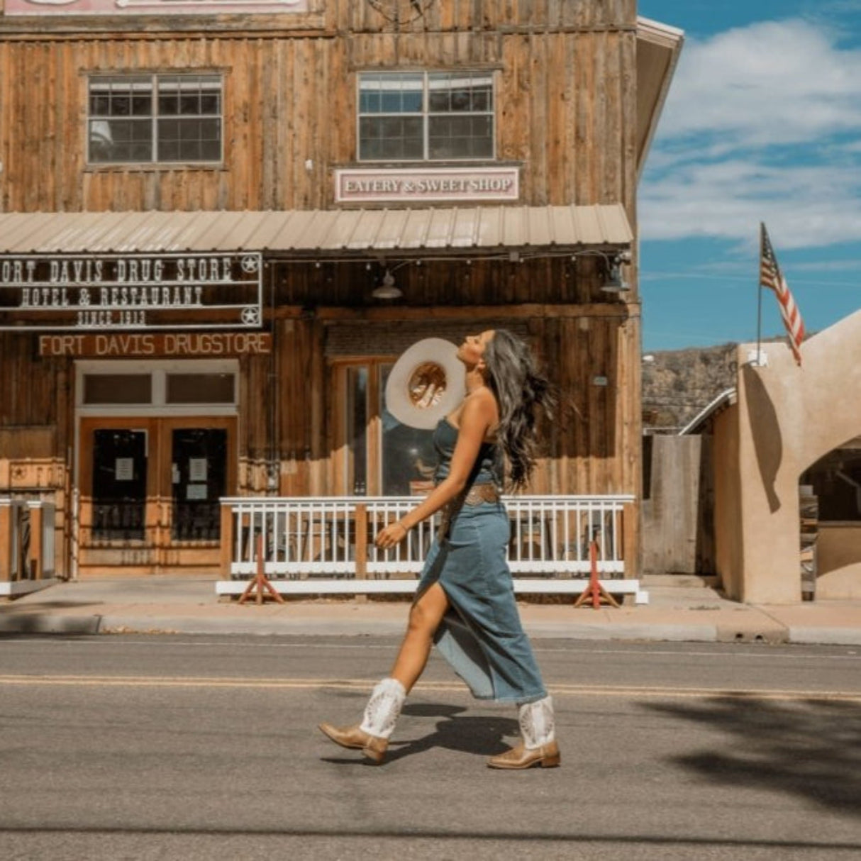 Laredo Women's Kite Days Broad Square Toe Leather Boots - Brown / Bone 5821 - Dan Post Boots