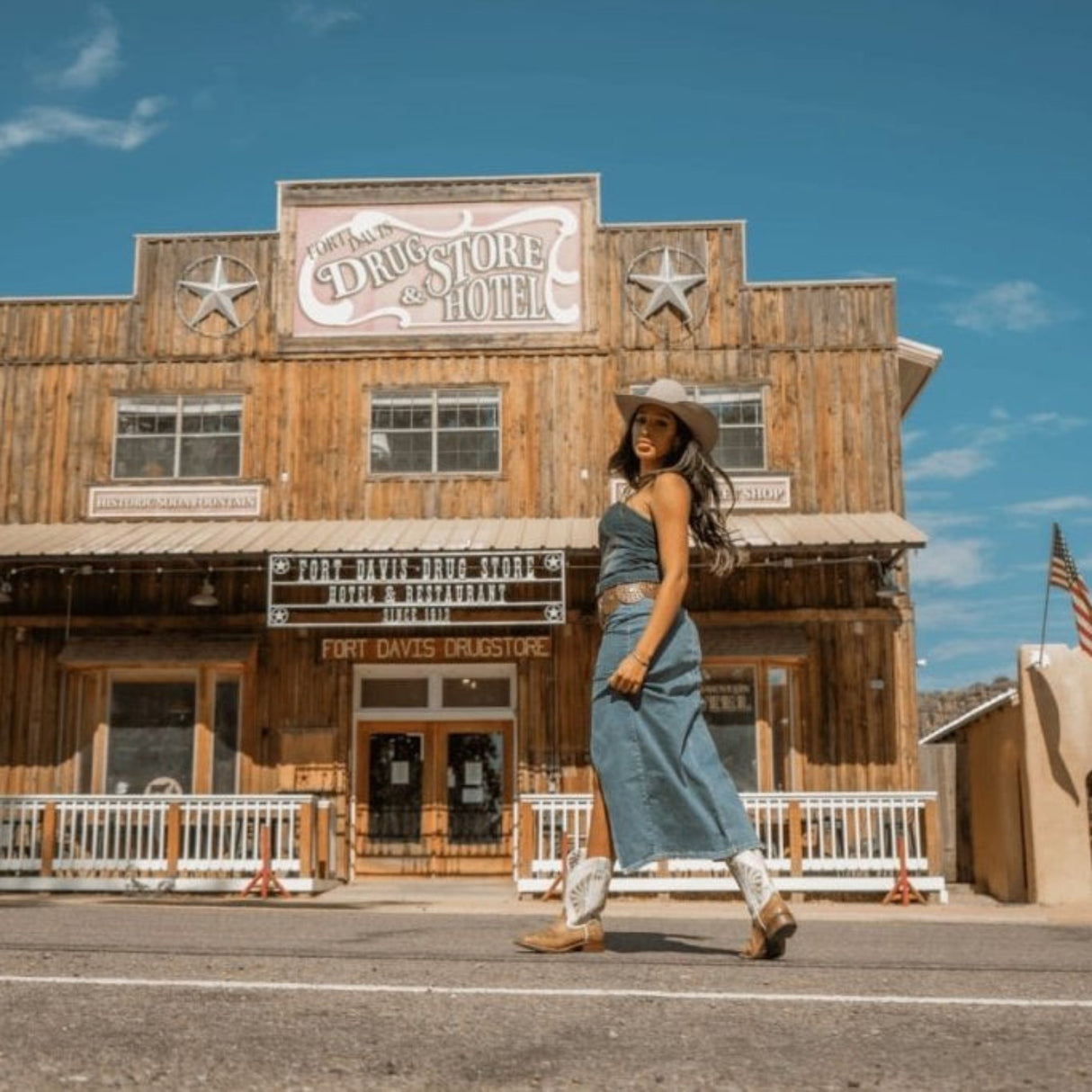 Laredo Women's Kite Days Broad Square Toe Leather Boots - Brown / Bone 5821 - Dan Post Boots