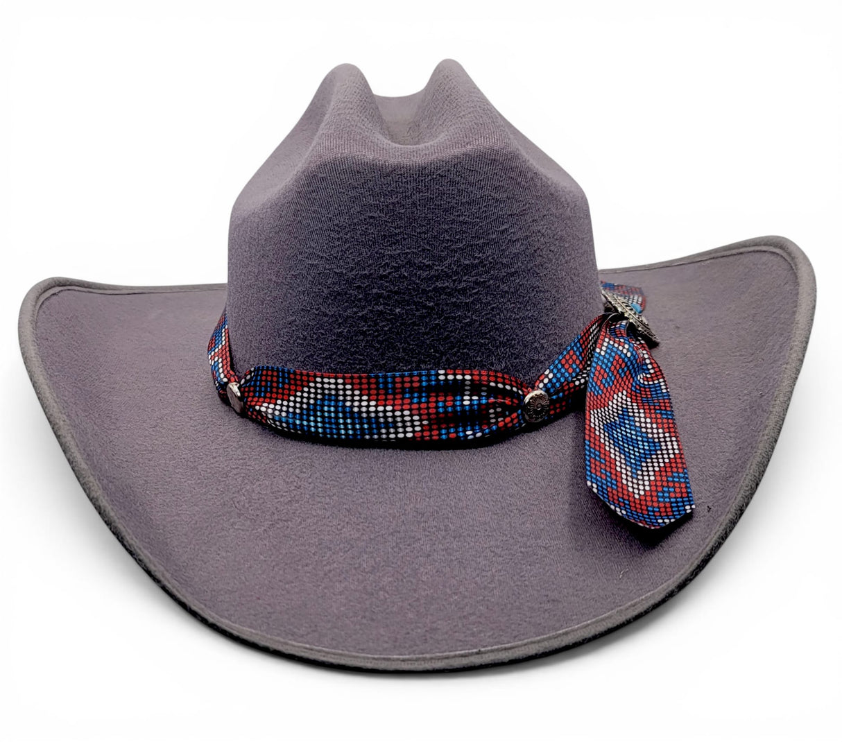 Texana para mujer de fieltro sintetico color orix con cinta Charlie multicolor Hooch Boots HTD62 acercamiento de la cinta Charlie y el concho