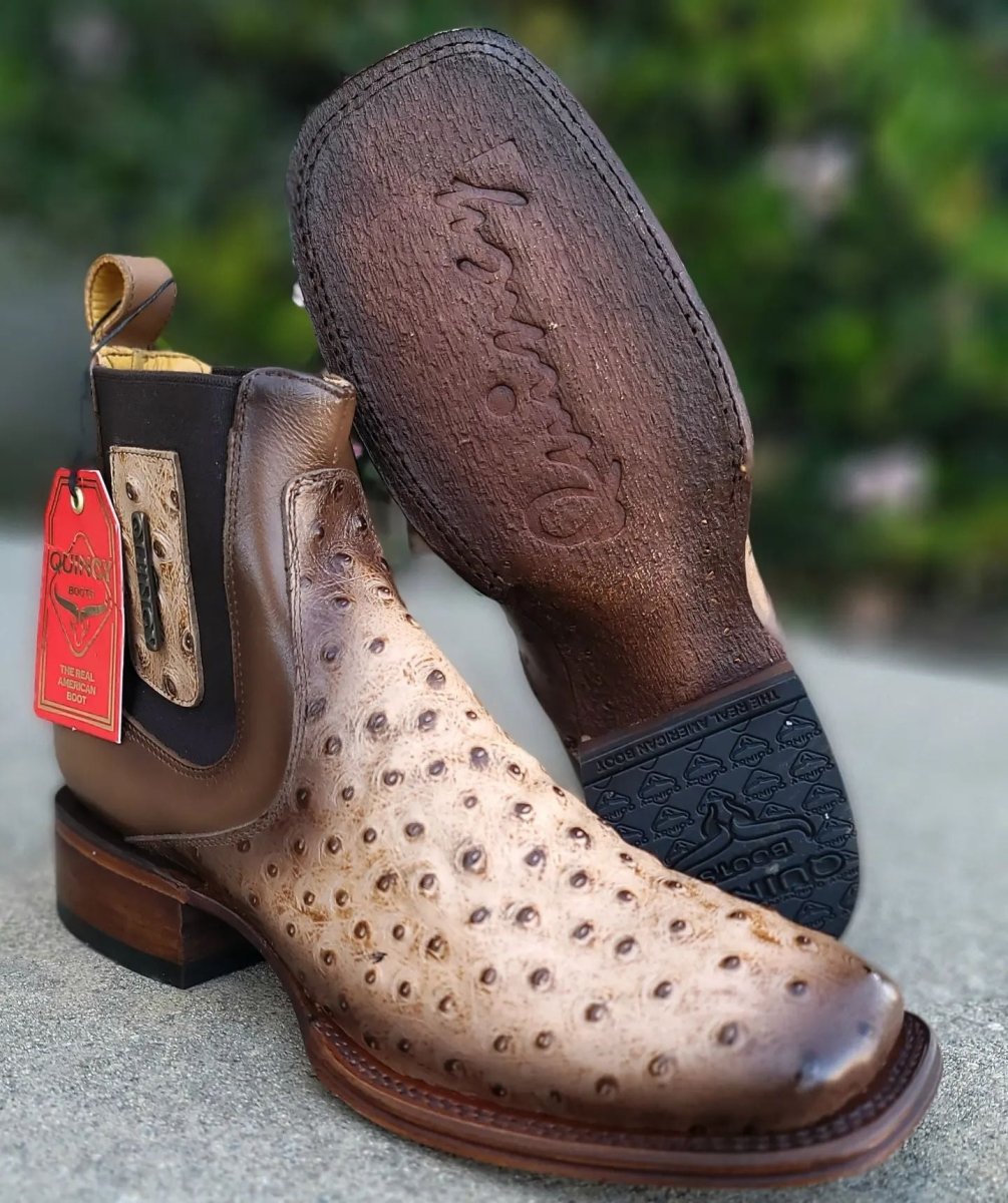Botin de Avestruz Grabado con Punta Cuadrada Q82B0311 - Quincy Boots