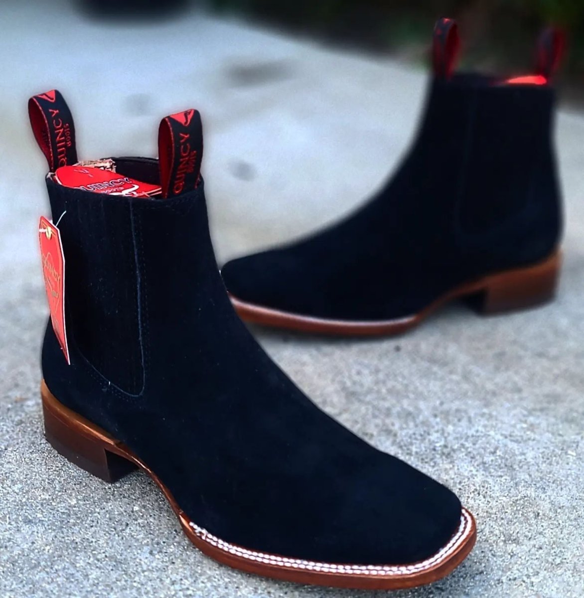 Botines Charros Quincy de Gamuza con Punta Cuadrada Negro Q82B6305 - Quincy Boots