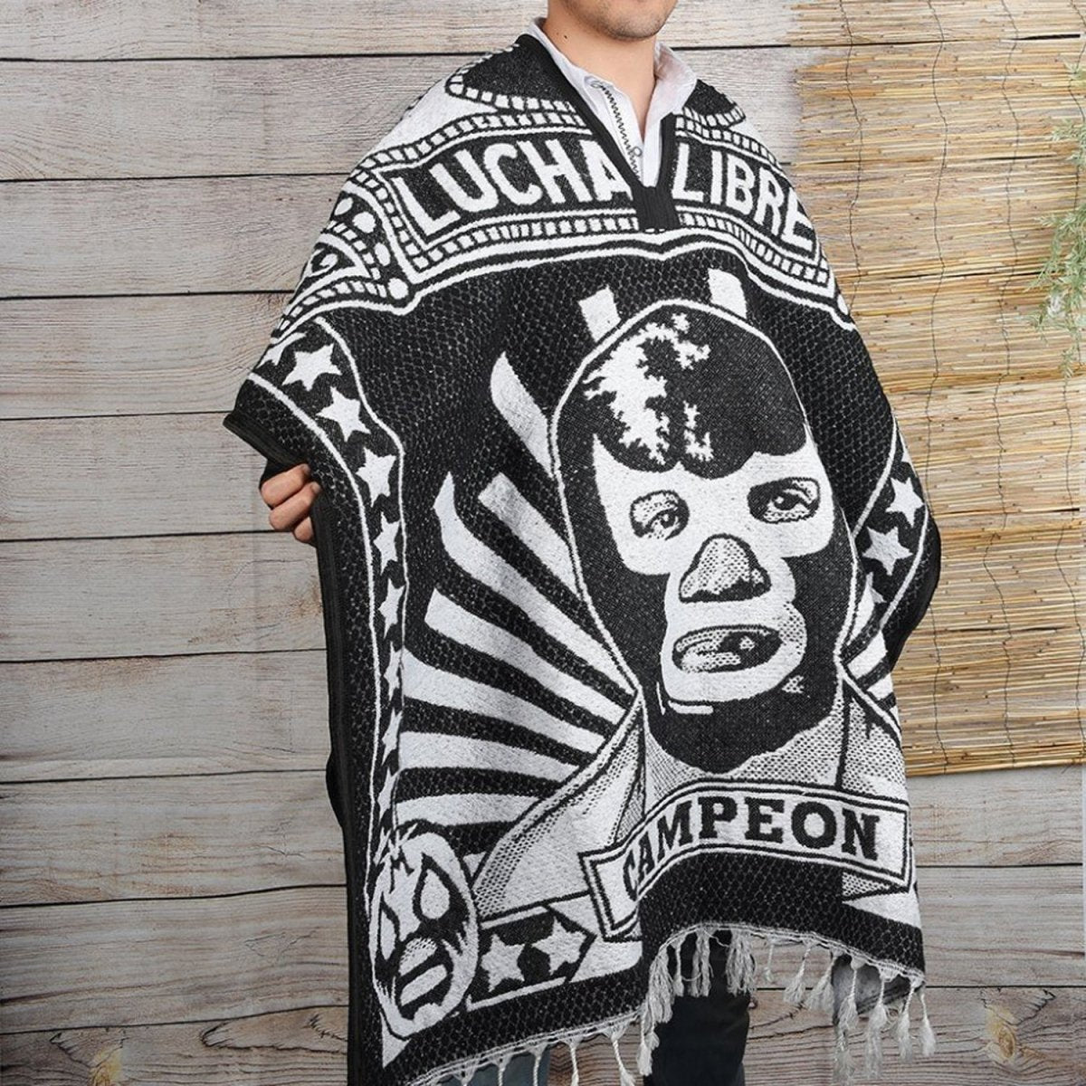 Poncho con Lucha Libre Bordado Doble Vista Artesanal imp-73131 - ImporMexico