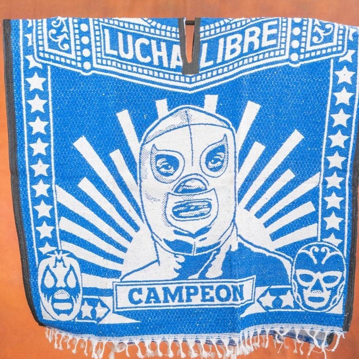 Poncho con Lucha Libre Bordado Doble Vista Artesanal imp-73131 - ImporMexico