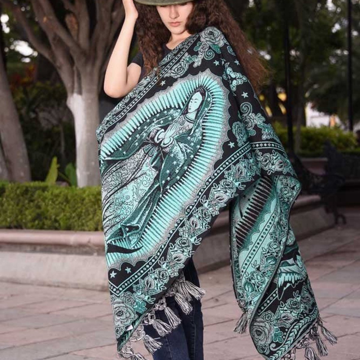 Rebozo Tradicional Mexicano con Imagen de la Virgencita IMP-73405 - Caballo Bronco