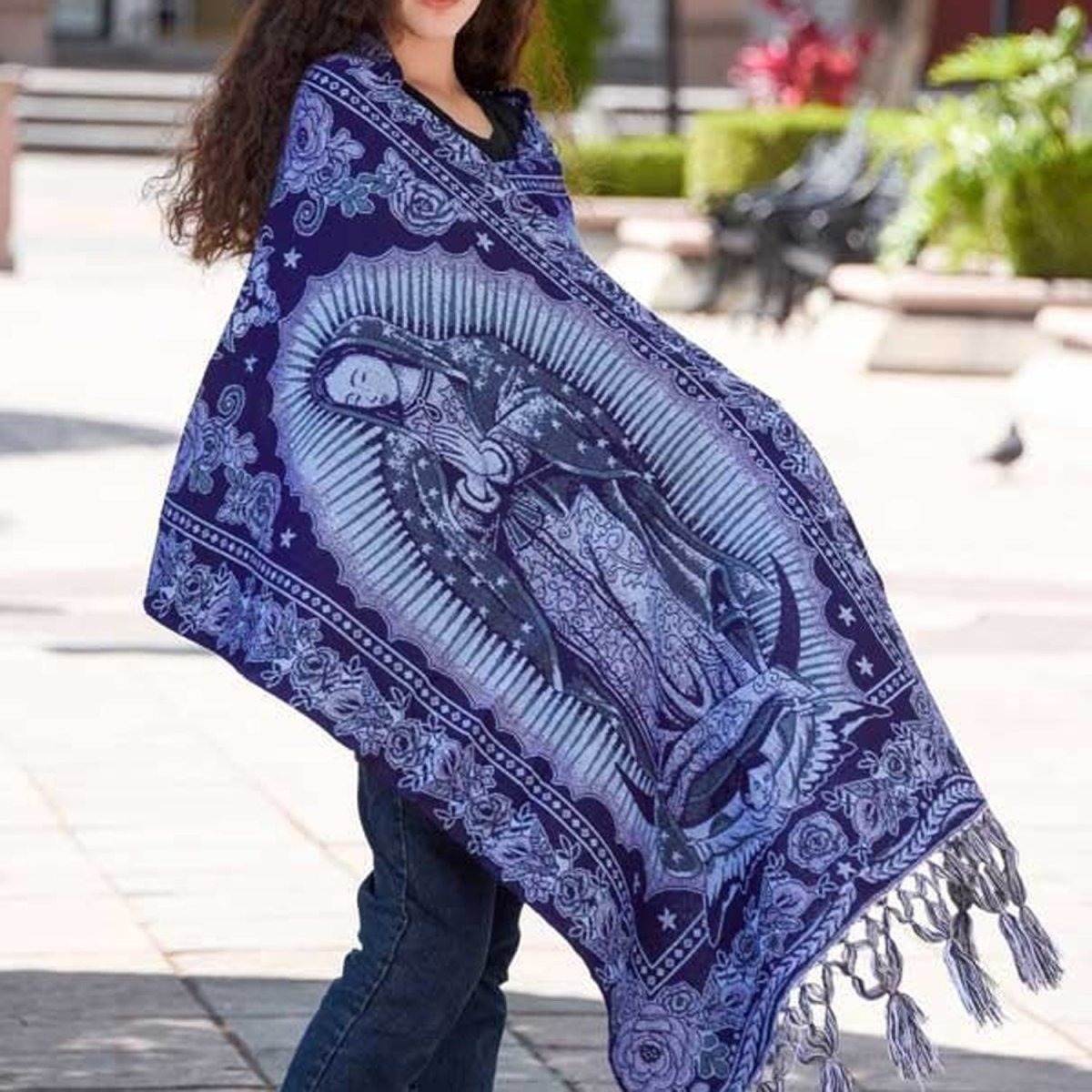Rebozo Tradicional Mexicano con Imagen de la Virgencita Morado IMP-79282 - ImporMexico