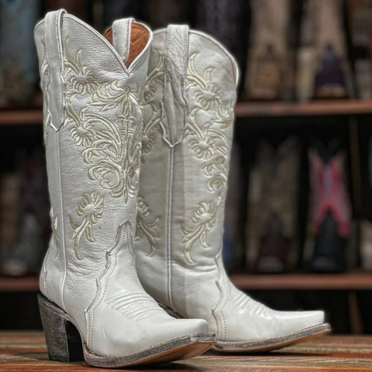 Snip Toe White Female Cowboy Boots Dingo Women's Broadway Bunny