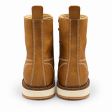 Bota de trabajo para hombre punta redonda de piel crazy color miel con suela de hule Hooch Boots H50151 vista trasera