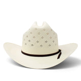 Sombrero vaquero Morcoon 100X color natural con horma Rancher, copa con pequeñas perforaciones decorativas, ala ancha curvada y toquilla de listón negro, fotografiado sobre fondo blanco. front