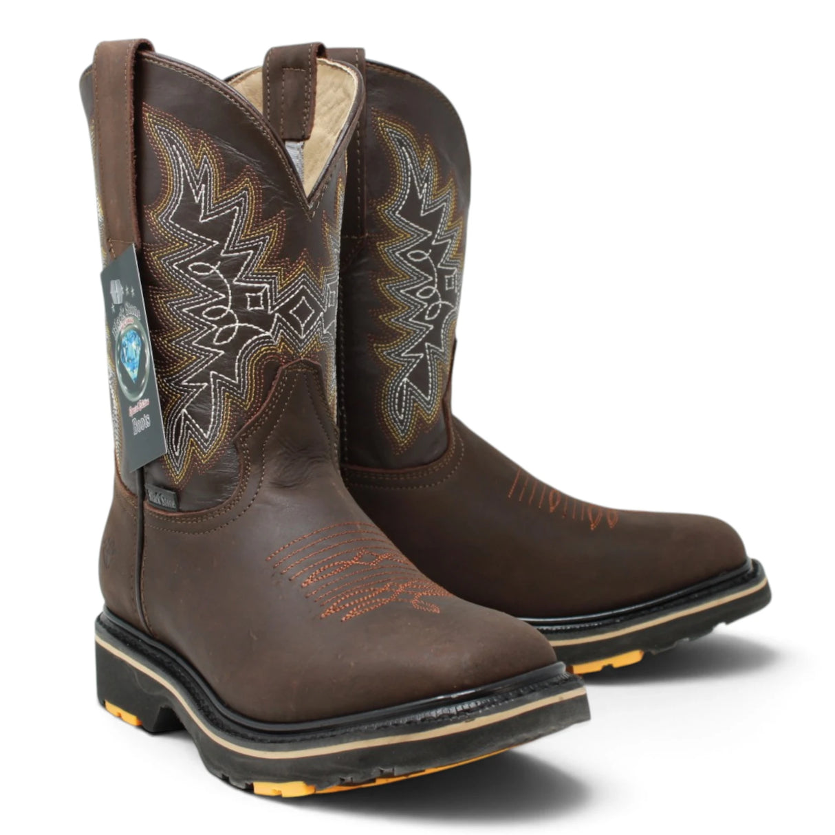 Bota de trabajo para hombre en piel color cafe con punta cuadrada, bordado western y suela de doble densidad resistente.