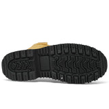 Bota de trabajo para hombre de piel con punta redonda y suela de hule Tractor de alta tracción, disponible en miel, sole