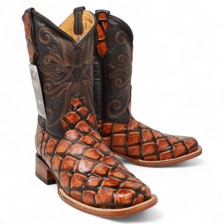 Bota de Hombre Cuadrada de Pirarucu Grabadado Color Miel - La Sierra - La Carreta
