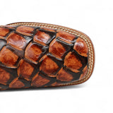 Bota de Hombre Cuadrada de Pirarucu Grabadado Color Miel - La Sierra - La Carreta