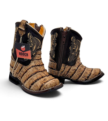 Bota Vaquera para Bebe Punta Cuadrada de Piel Genuina Grabado Tipo Panza de Caiman Color Orix con Cierre Lateral – Hooch Boots H540 - Hooch Boots