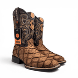 Bota Vaquera para Hombre Punta Cuadrada Grabado Tipo Pirarucu Color Orix con Suela de Hule – Hooch Boots H521572 - Hooch