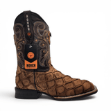 Bota Vaquera para Hombre Punta Cuadrada Grabado Tipo Pirarucu Color Orix con Suela de Hule – Hooch Boots H521572 - Hooch