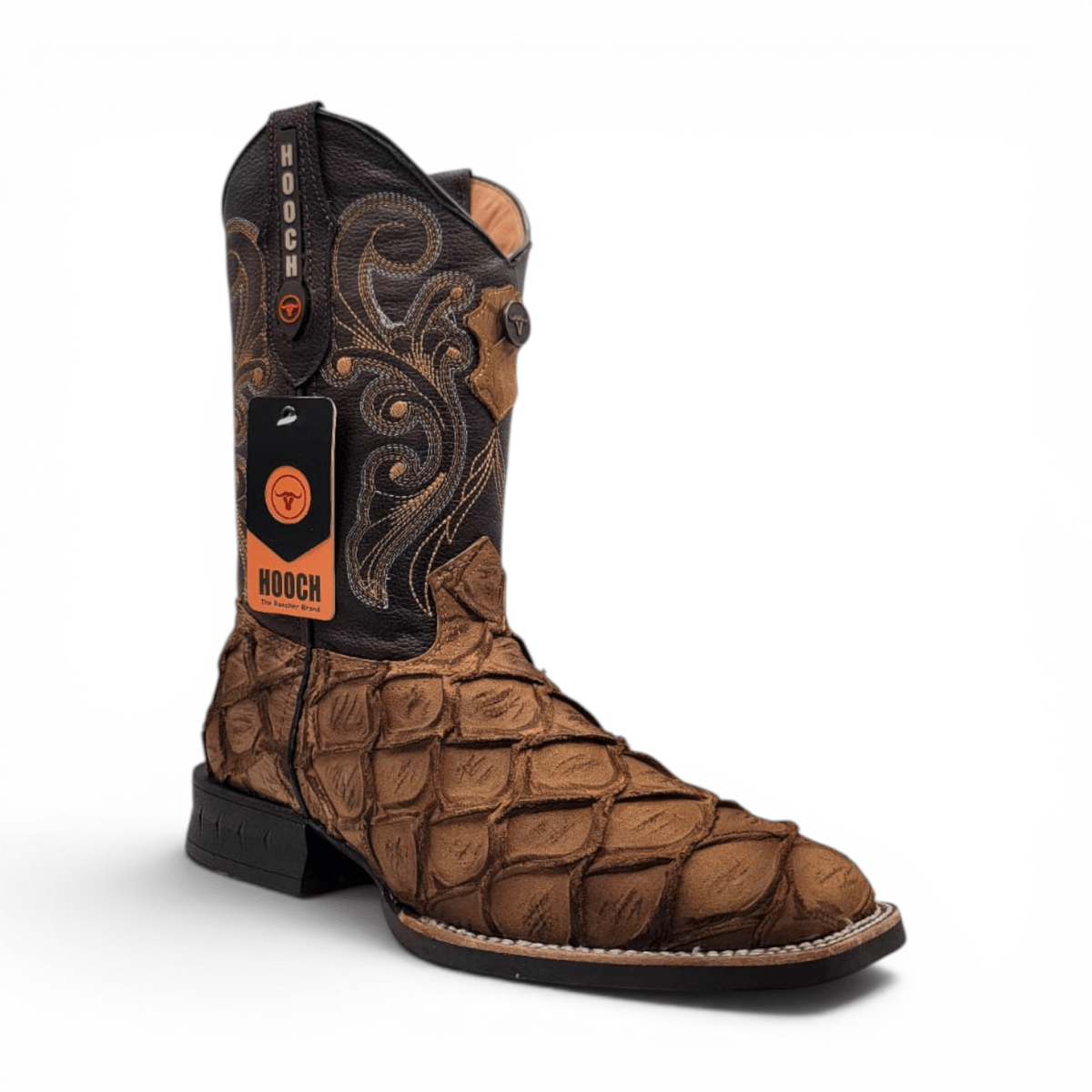Bota Vaquera para Hombre Punta Cuadrada Grabado Tipo Pirarucu Color Orix con Suela de Hule – Hooch Boots H521572 - Hooch