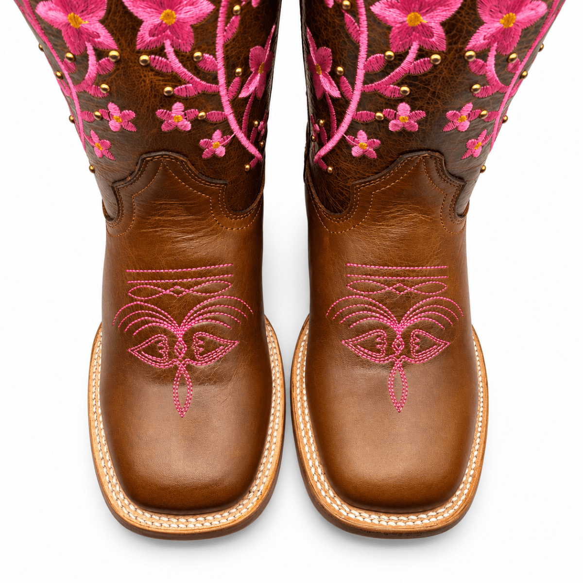 Bota Vaquera para Mujer Punta Cuadrada de Piel Genuina Color Cafe con Bordado Floral Rosa – Hooch Boots H227251R - Hooch Boots