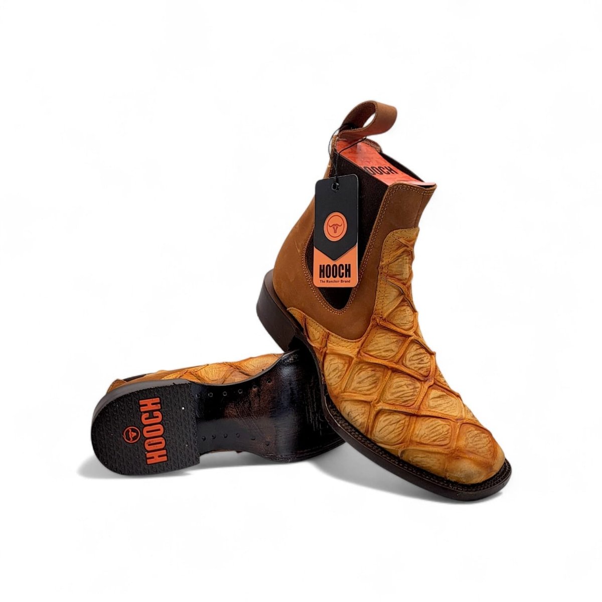 Botin Vaquero para Hombre de Piel Grabado Tipo Pirarucu Color Honey con Punta Cuadrada Ancha – Hooch Boots H42RM7251 - Hooch Boots
