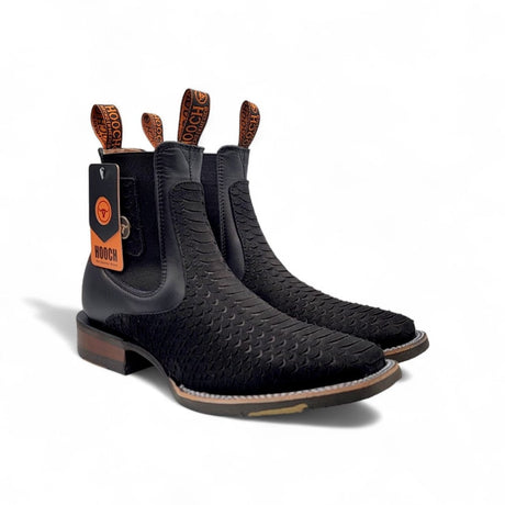 Botin Vaquero para Hombre Nobuck Negro Grabado Tipo Python con Punta Cuadrada y Suela de Hule – Hooch Boots H42H0563 - Hooch