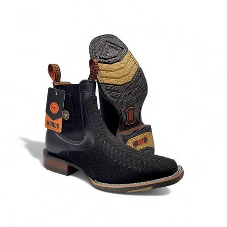 Botin Vaquero para Hombre Nobuck Negro Grabado Tipo Python con Punta Cuadrada y Suela de Hule – Hooch Boots H42H0563 - Hooch