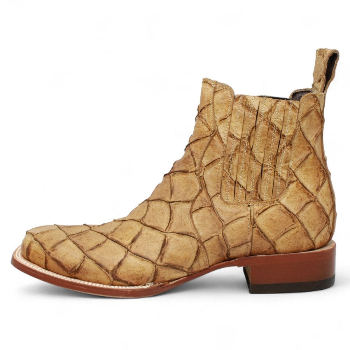 Botines de Cuero Pirarucu Grabado Punta Cuadrada Color Arena Hombre - Tanner Mark Boots - Tanner Mark Boots