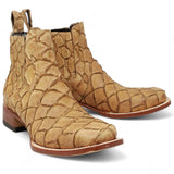 Botines de Cuero Pirarucu Grabado Punta Cuadrada Color Arena Hombre - Tanner Mark Boots - Tanner Mark Boots