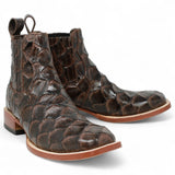 Botines de Cuero Pirarucu Grabado Punta Cuadrada Color Cafe Hombre - Tanner Mark Boots - Tanner Mark Boots