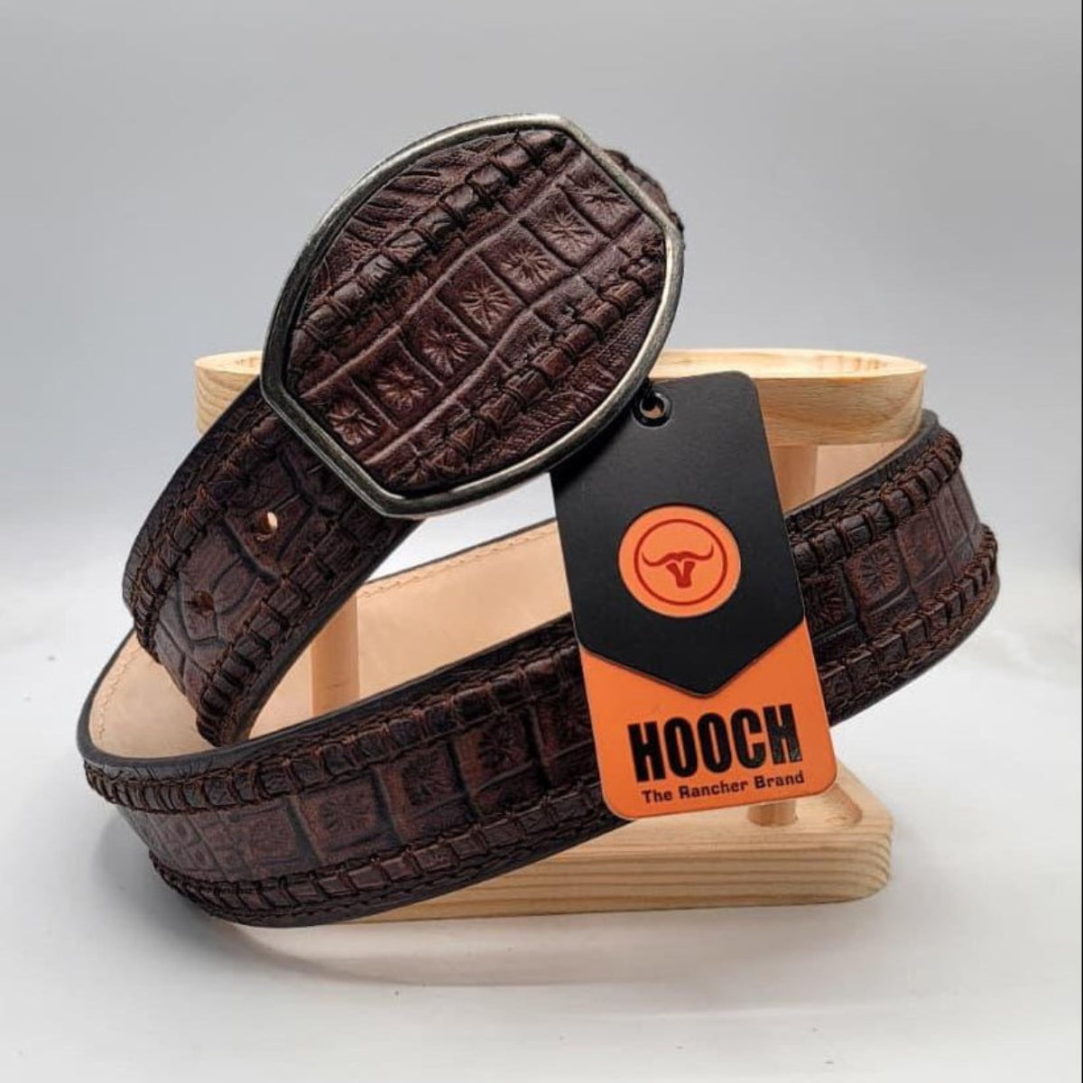Cinto Vaquero para Hombre de Piel Grabado Tipo Caiman Panza 2 Pulgadas Color Chocolate – Hooch Boots HC - 120 - Hooch Boots
