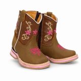 Bota Vaquera para Bebe Niña Punta Cuadrada de Piel Genuina Color Cafe con Bordado Floral Hooch Boots H511 - vista frontal