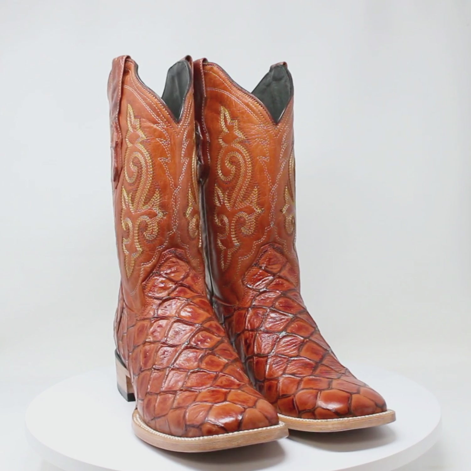 Botas de Pescado Pirarucu Grabado en Horma Rodeo Cuadrada WD - 293 - White Diamonds Boots