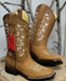 Botas de Cuero Crazy con Flores para Mujer en Horma Rodeo Color Tan Q322MC6231 - Quincy Boots