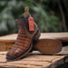 Botin de Cocodrilo Grabado Nuca con Punta Cuadrada Color Cognac Q82B8203 - Quincy Boots